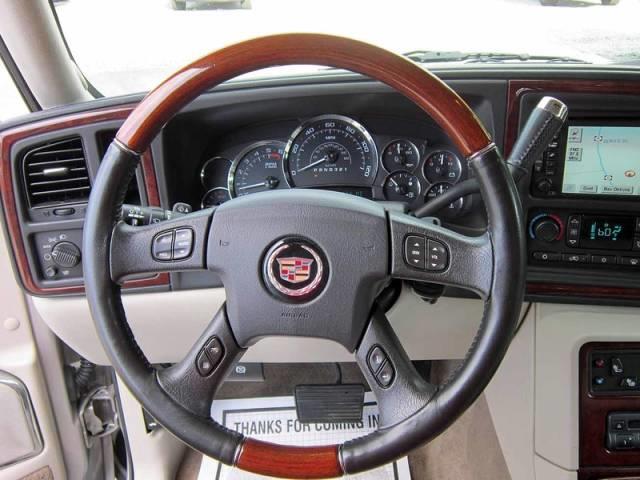 Cadillac Escalade ESV 2006 photo 18