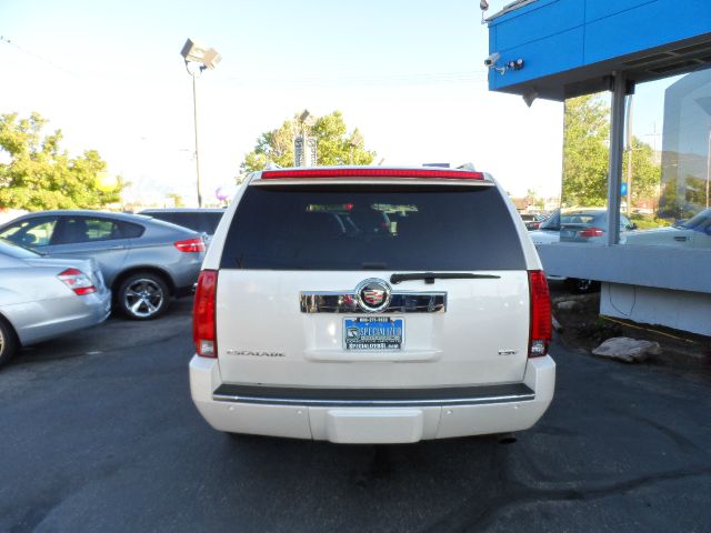 Cadillac Escalade ESV 2007 photo 1