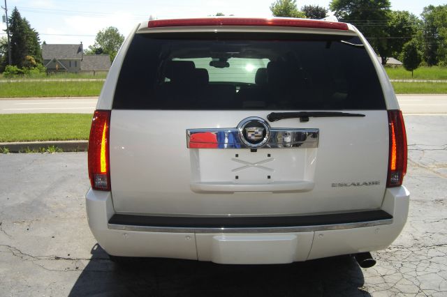 Cadillac Escalade ESV 2007 photo 1