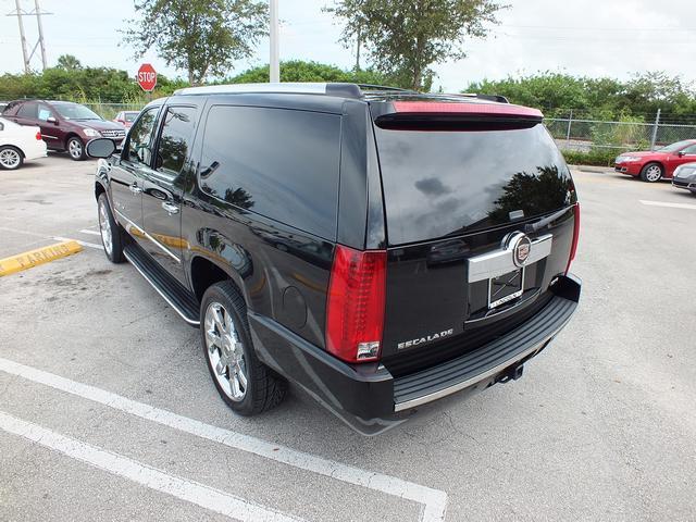 Cadillac Escalade ESV 2007 photo 2