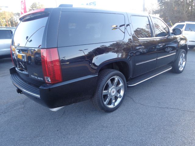 Cadillac Escalade ESV 2008 photo 1