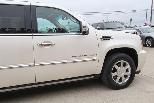 Cadillac Escalade ESV 2009 photo 15