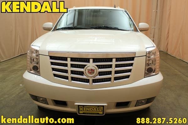 Cadillac Escalade ESV 2010 photo 1