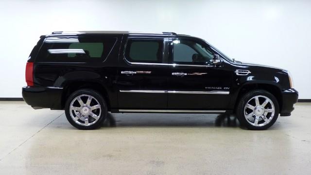 Cadillac Escalade ESV 2010 photo 2