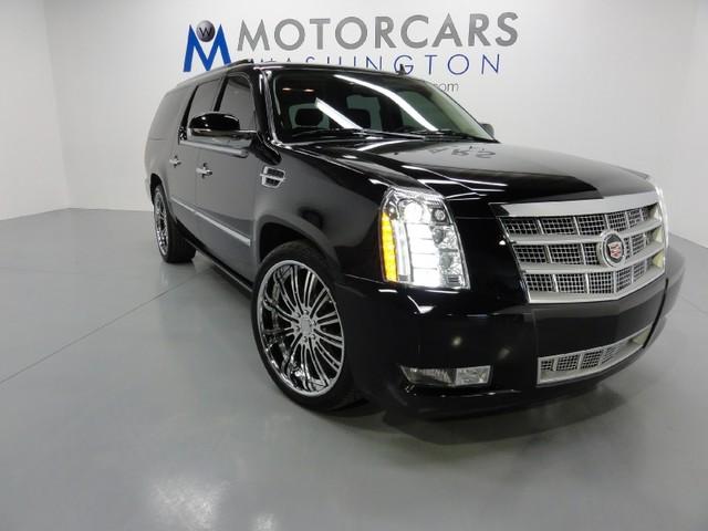 Cadillac Escalade ESV 2010 photo 1