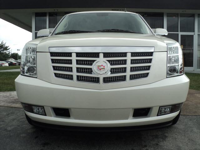 Cadillac Escalade ESV 2011 photo 1