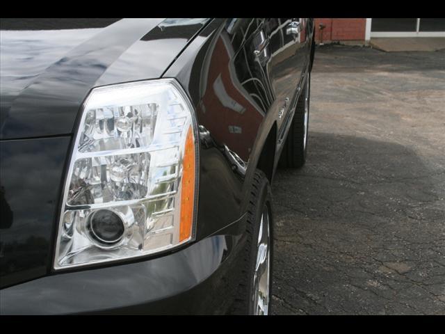 Cadillac Escalade ESV 2011 photo 2