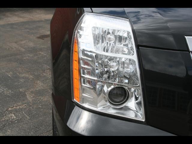 Cadillac Escalade ESV 2011 photo 4