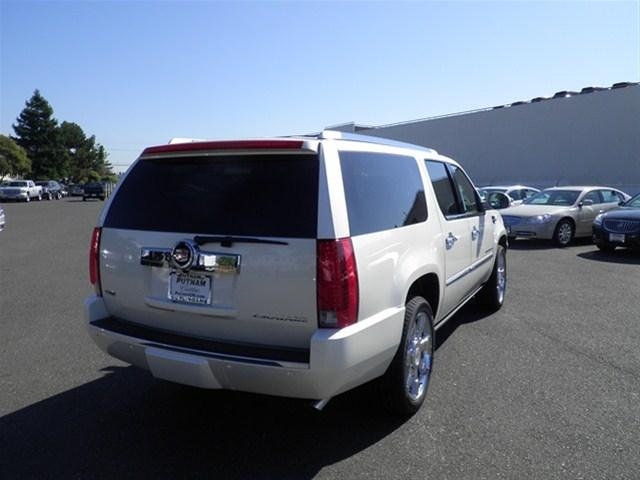 Cadillac Escalade ESV 2011 photo 5