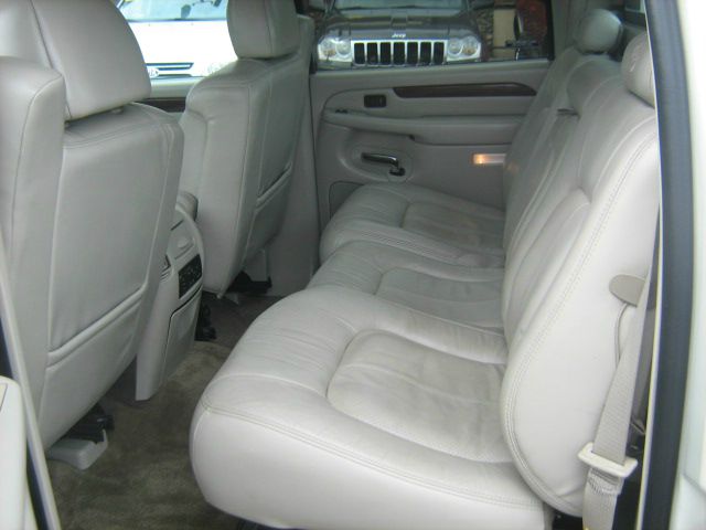 Cadillac Escalade EXT 2002 photo 11