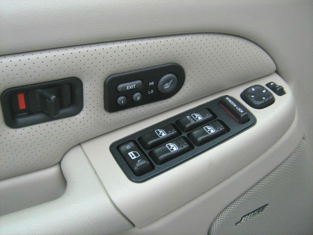 Cadillac Escalade EXT 2002 photo 15