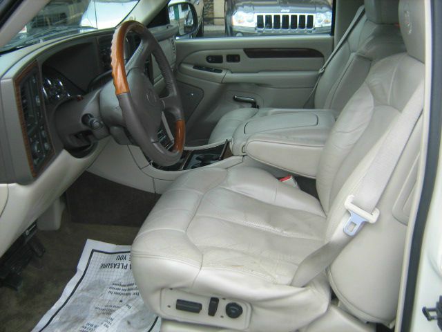 Cadillac Escalade EXT 2002 photo 9