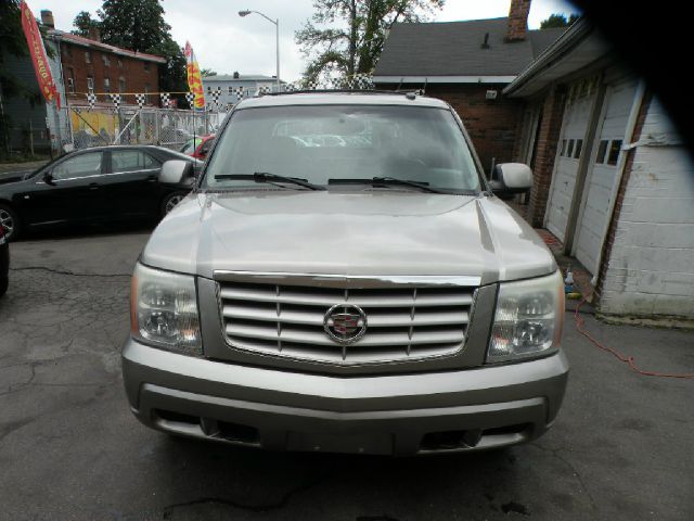 Cadillac Escalade EXT 2002 photo 2