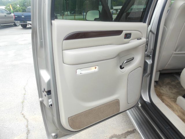 Cadillac Escalade EXT 2002 photo 14