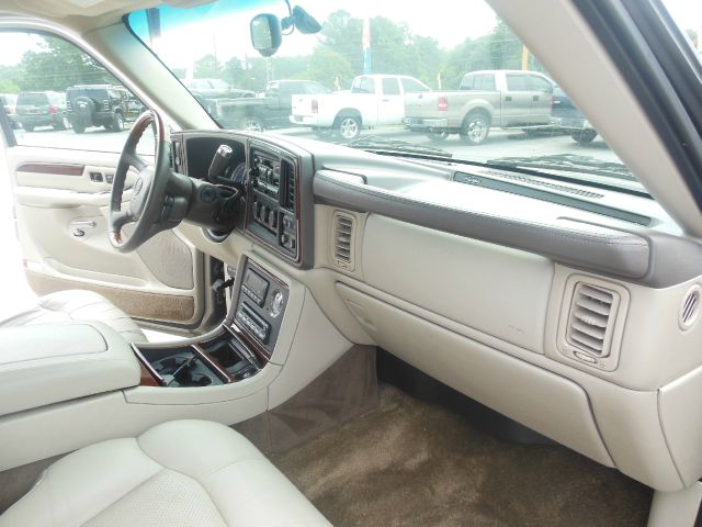 Cadillac Escalade EXT 2002 photo 15