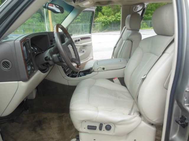 Cadillac Escalade EXT 2002 photo 21