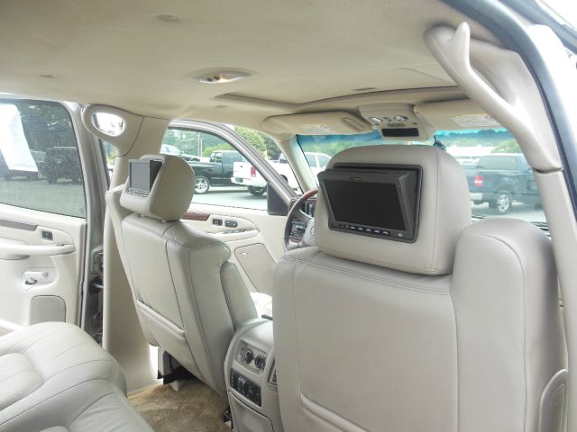 Cadillac Escalade EXT 2002 photo 22