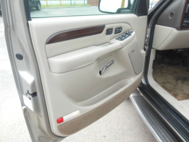 Cadillac Escalade EXT 2002 photo 7