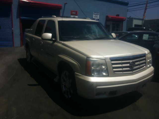 Cadillac Escalade EXT 2002 photo 2