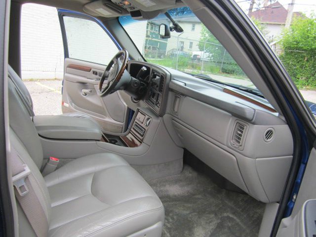 Cadillac Escalade EXT 2003 photo 12