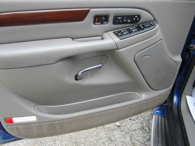 Cadillac Escalade EXT 2003 photo 2