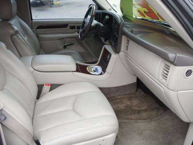 Cadillac Escalade EXT 2003 photo 2