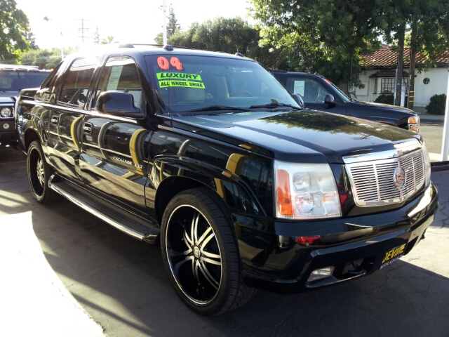 Cadillac Escalade EXT 2004 photo 1