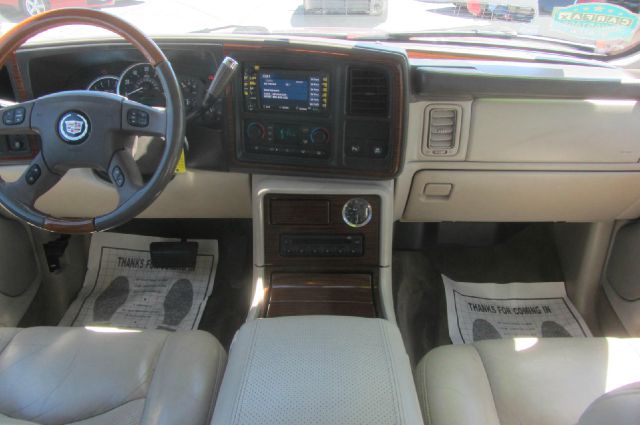 Cadillac Escalade EXT 2004 photo 9