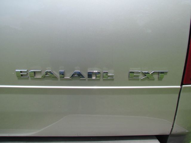 Cadillac Escalade EXT 2005 photo 16