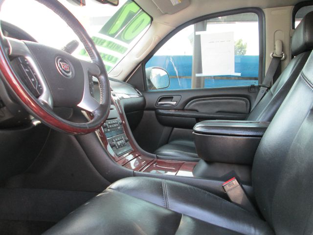 Cadillac Escalade EXT 2007 photo 2