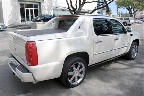 Cadillac Escalade EXT 2009 photo 2