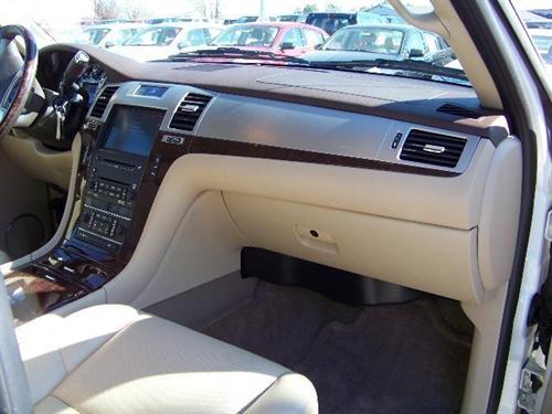 Cadillac Escalade EXT 2010 photo 1