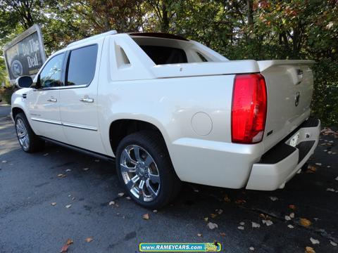 Cadillac Escalade EXT 2010 photo 1