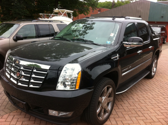 Cadillac Escalade EXT 2011 photo 1