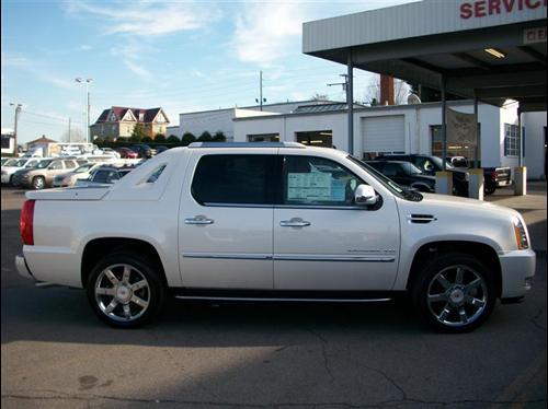 Cadillac Escalade EXT 2011 photo 3