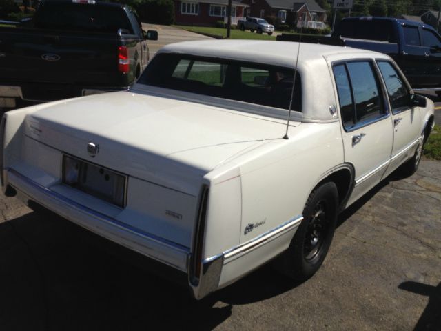 Cadillac Fleetwood 1989 photo 2