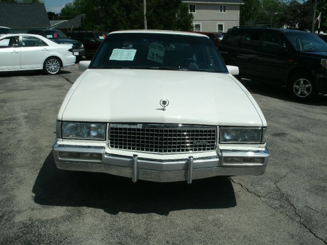 Cadillac Fleetwood 1990 photo 11