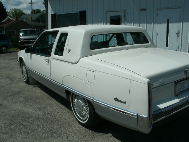 Cadillac Fleetwood 1990 photo 4