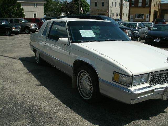 Cadillac Fleetwood 1990 photo 6