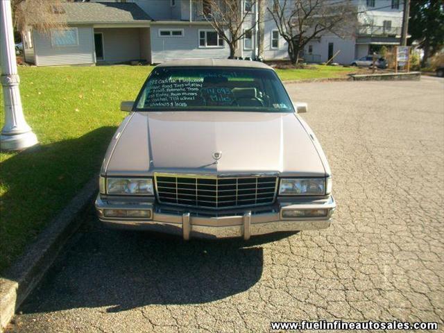 Cadillac Fleetwood 1992 photo 3