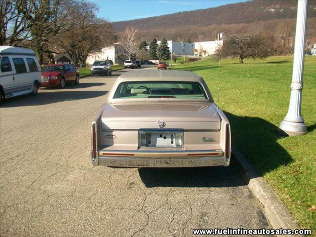 Cadillac Fleetwood 1992 photo 5