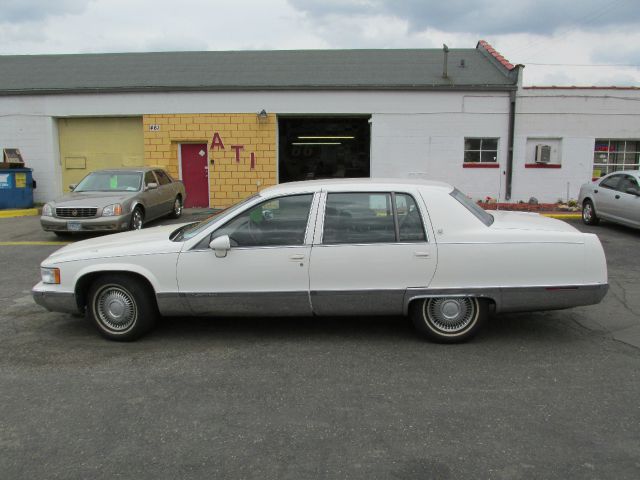 Cadillac Fleetwood 1993 photo 3