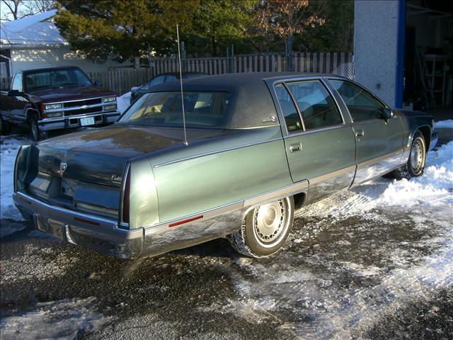 Cadillac Fleetwood Base Sedan