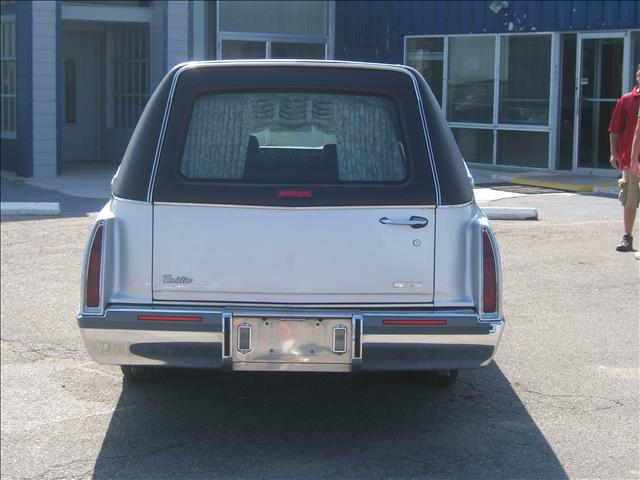 Cadillac Fleetwood 1996 photo 4