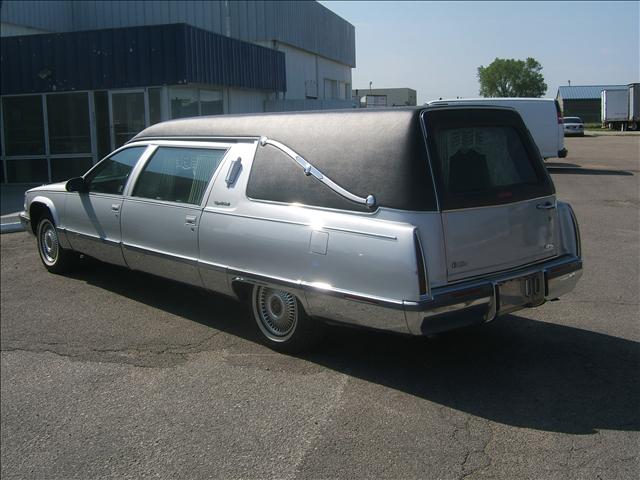 Cadillac Fleetwood 1996 photo 5