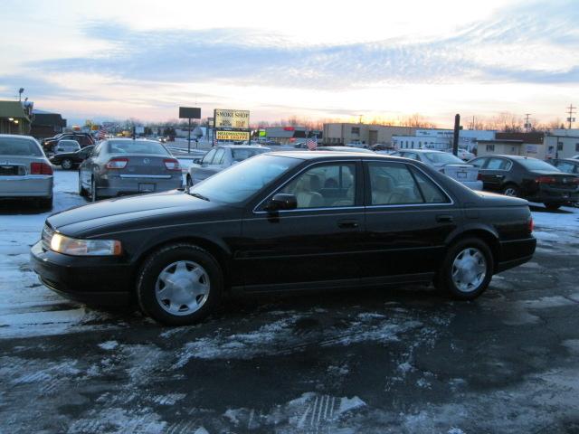 Cadillac SEVILLE Super Cab XLT 4X4 Sedan