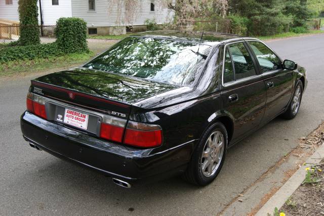 Cadillac SEVILLE DTS Sedan