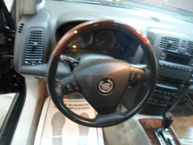 Cadillac SRX 2004 photo 4