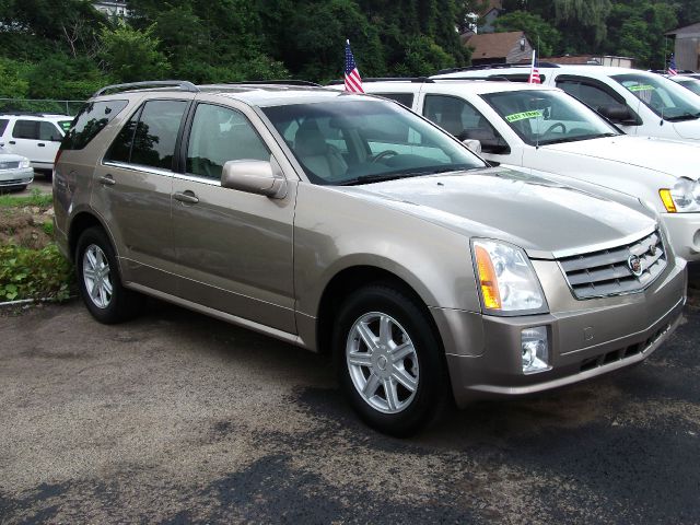 Cadillac SRX 2004 photo 2