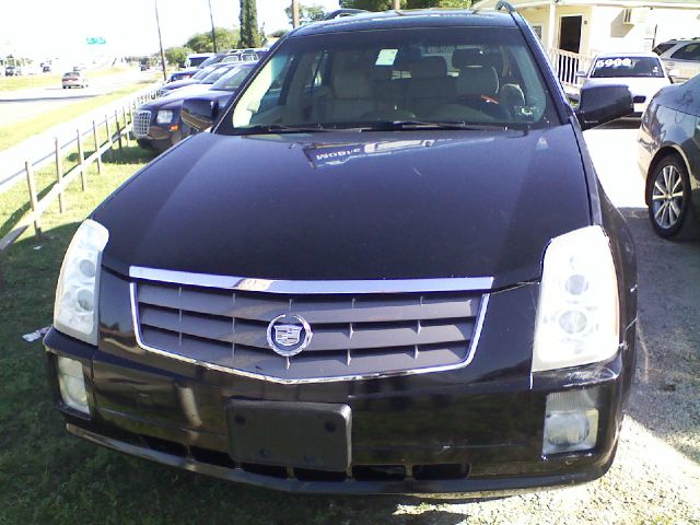 Cadillac SRX 2004 photo 2